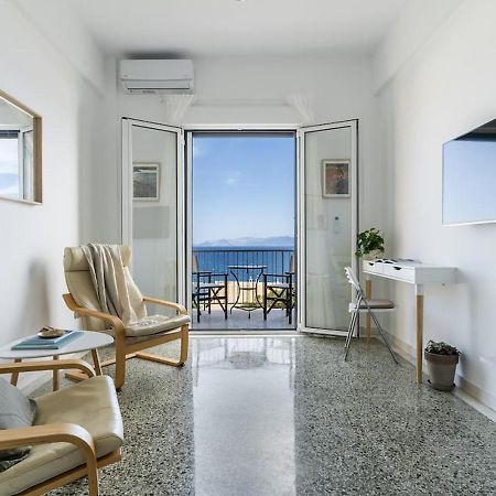 On The Port Apartment Rafina  Ngoại thất bức ảnh