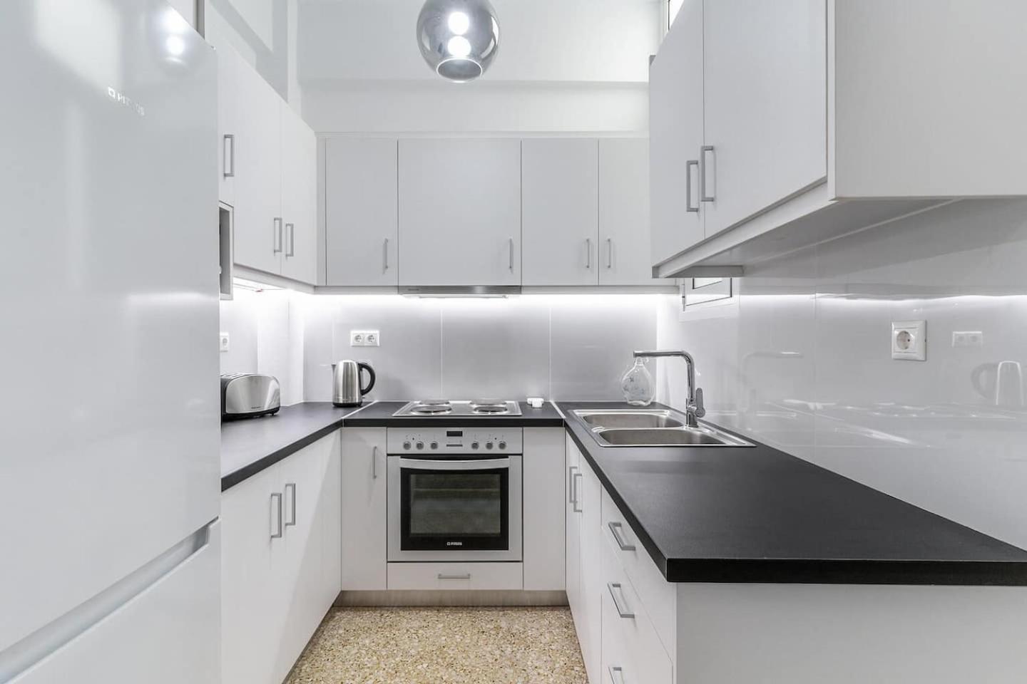 On The Port Apartment Rafina  Ngoại thất bức ảnh