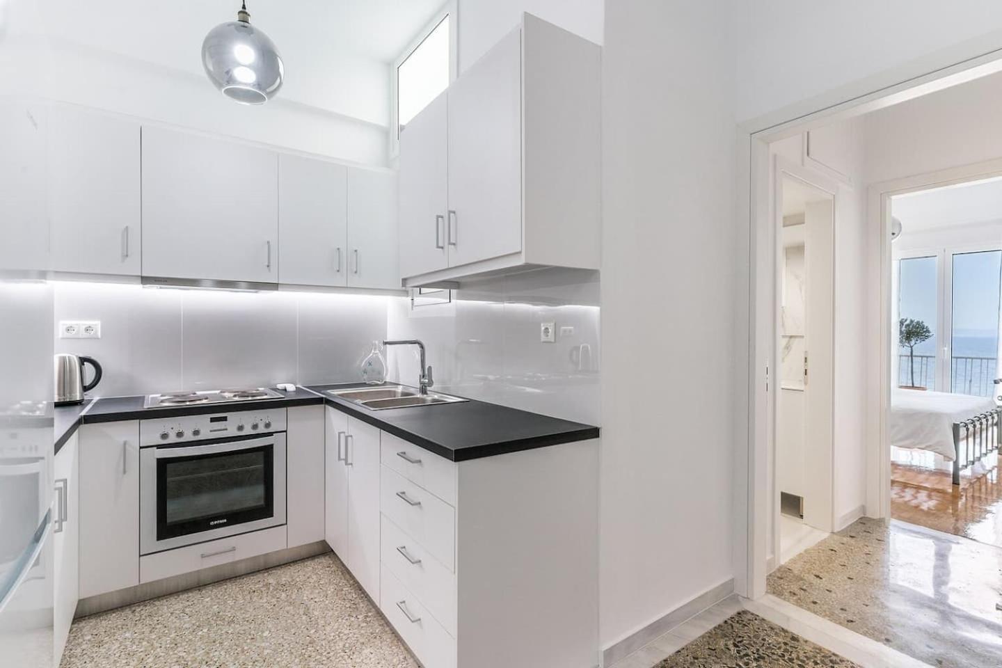 On The Port Apartment Rafina  Ngoại thất bức ảnh